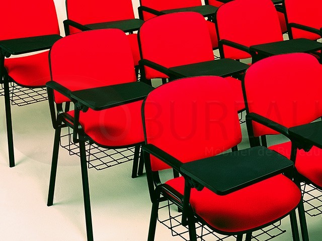 Chaise avec tablette écritoire 