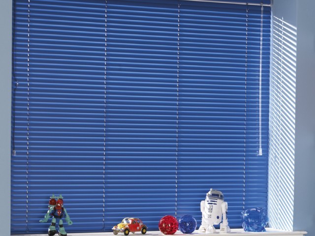 Store vénitien couleur bleu