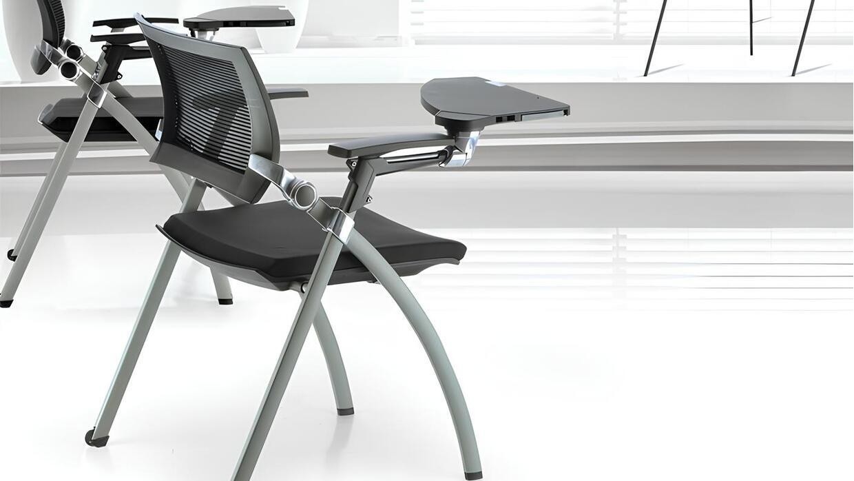 Sièges écritoire et chaises formation